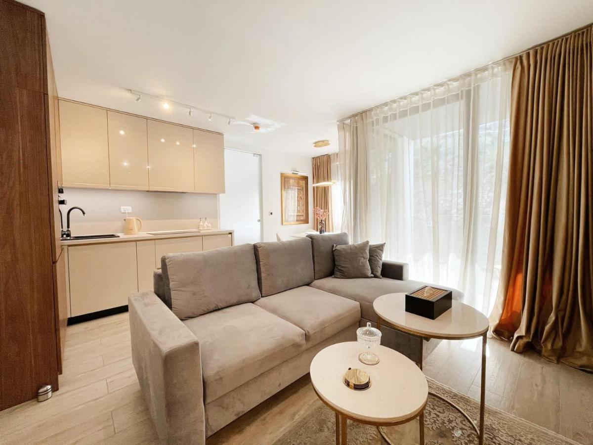 Apartment In Central With Private Parking